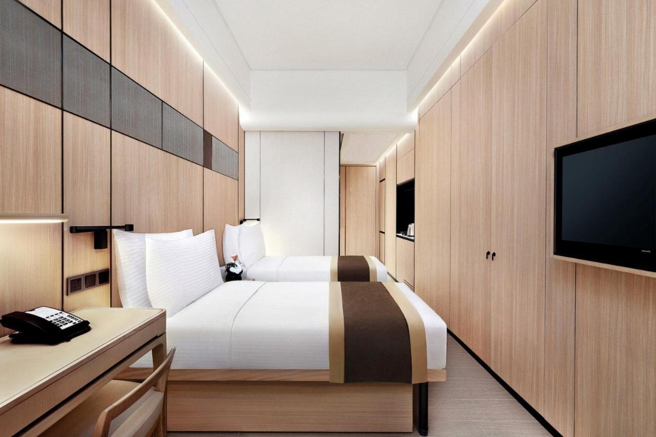 Deluxe High Floor Twin Room
